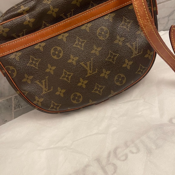 Louis Vuitton - Picture 3 of 10